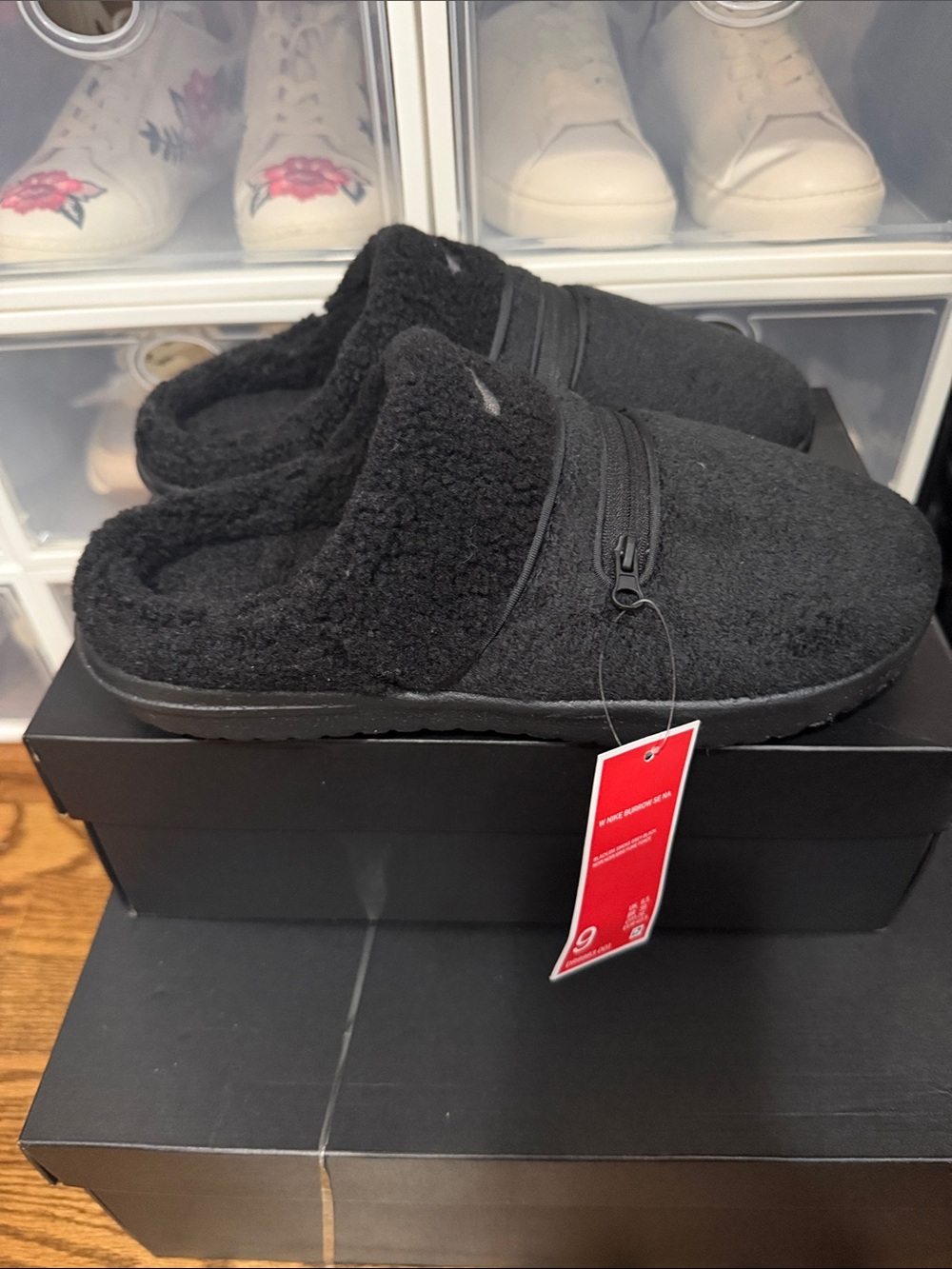 NWT Nike Black Fleece Slip-On Clogs with Embroidered Swoosh size 9 🖤 - Picture 2 of 7